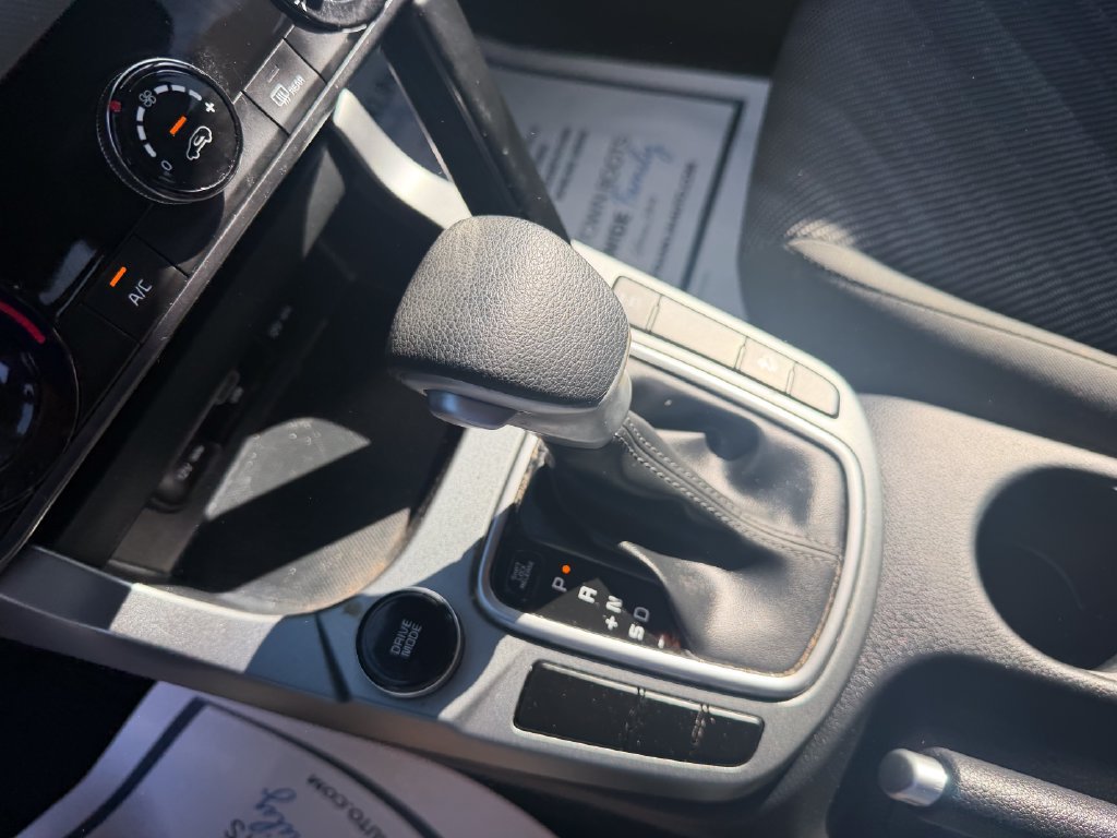 Used 2024 White Kia LX image 17