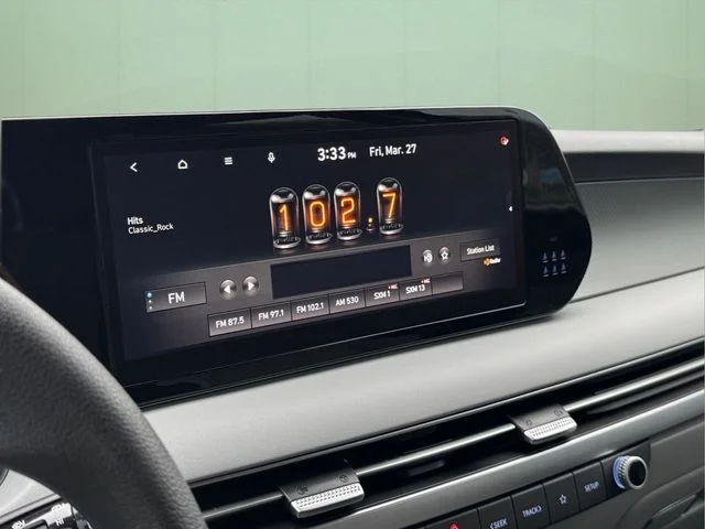 Used 2023 White Hyundai SE image 32