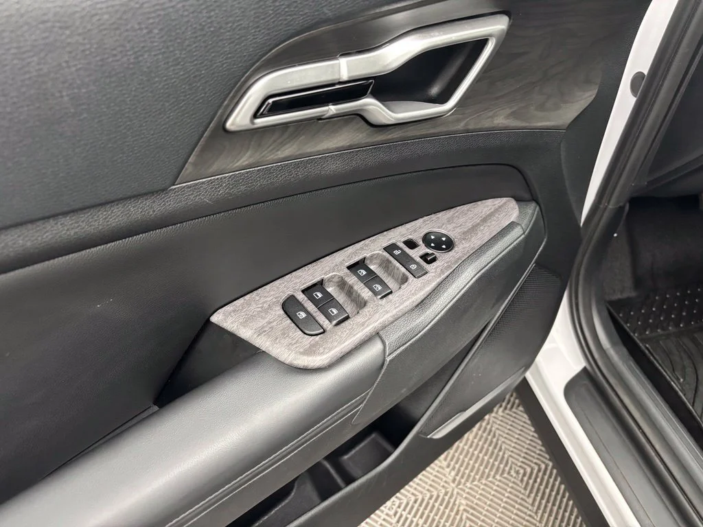 Used 2023 White Kia X-Line image 18