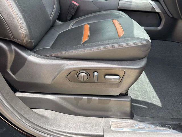 Used 2022 Black GMC AT4 image 17