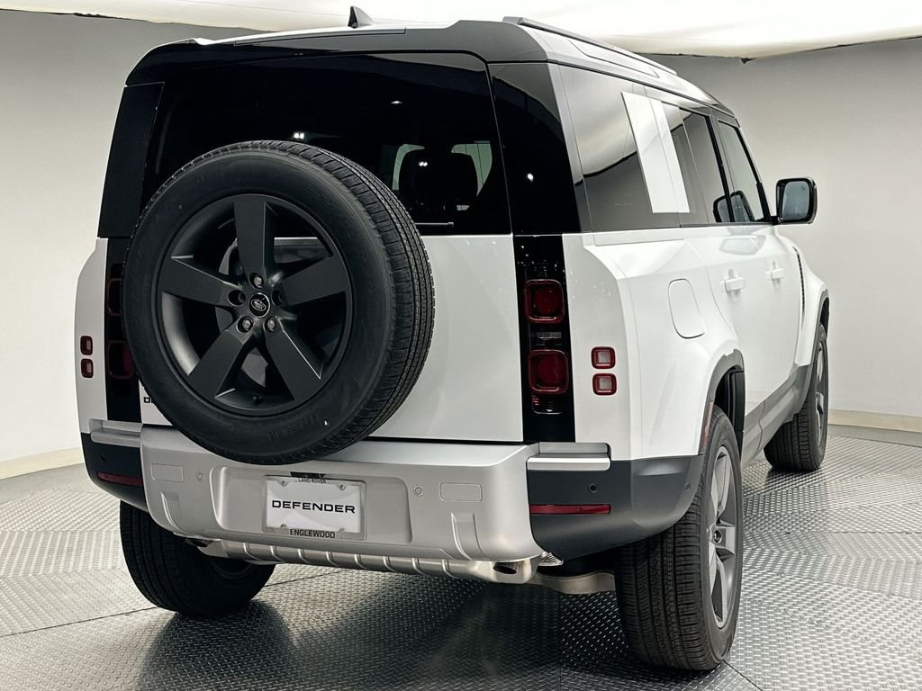 Used 2025 Fuji White Land Rover S image 3