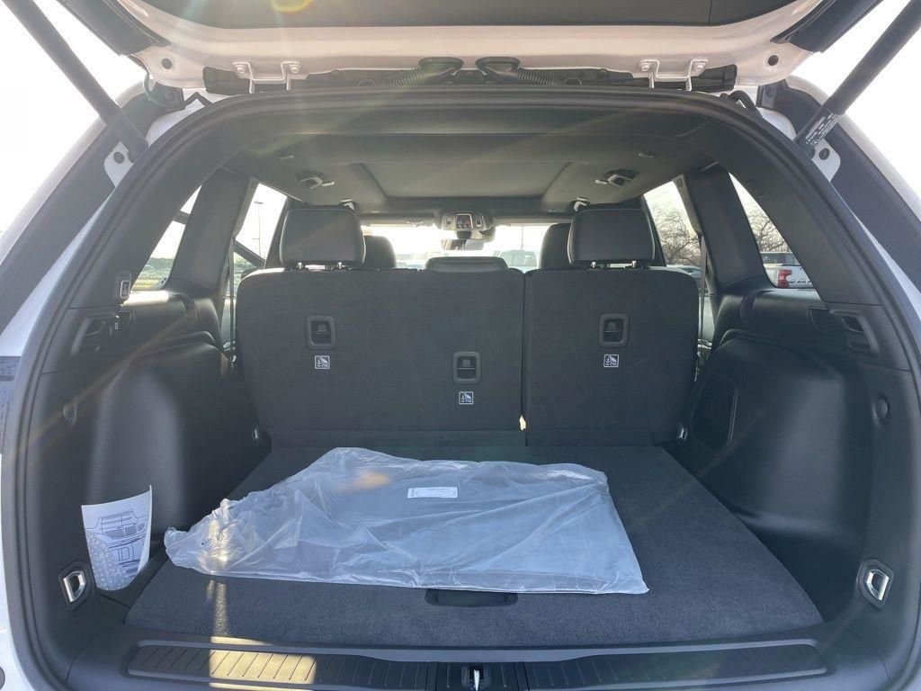New 2026 Bright White Clearcoat Jeep Limited image 29