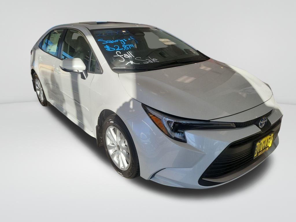 2025 Toyota Corolla XLE - Photo 8