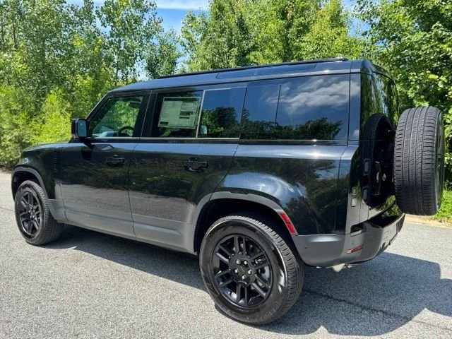 New 2026 Santorini Black Land Rover S image 7
