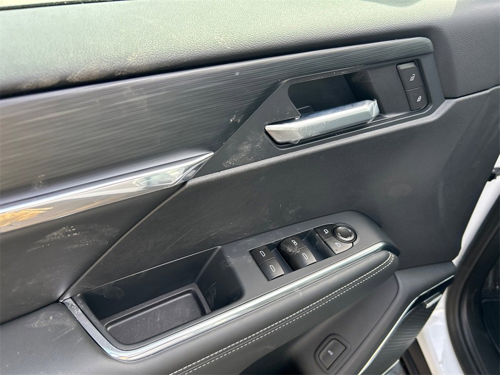 2026 GMC ACADIA - Image 13