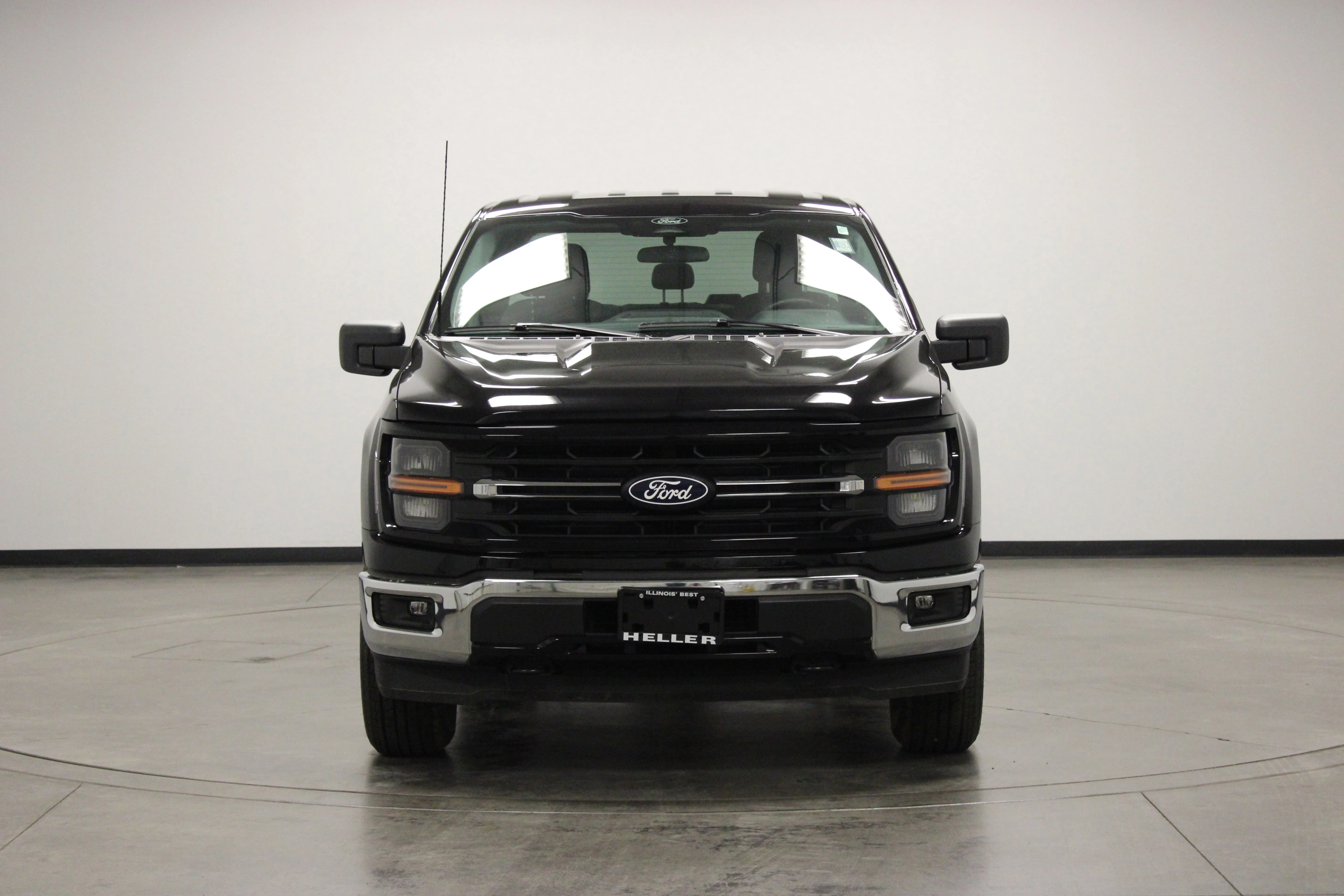 Used 2025 Agate Black Metallic Ford XLT image 3