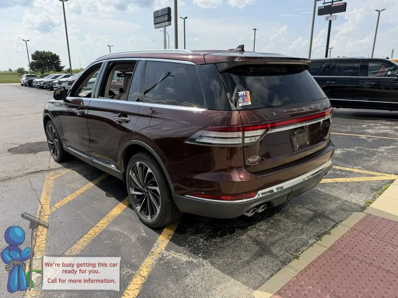 Used 2020 Copper Metallic Lincoln Reserve image 3