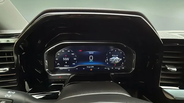 Used 2025 Summit White Chevrolet RST image 16