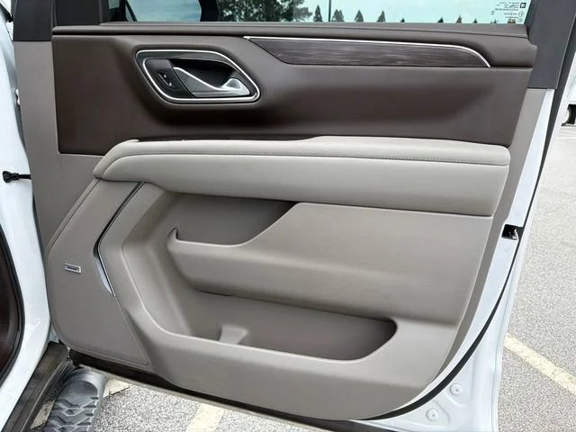 Used 2024 Summit White Chevrolet Z71 image 14