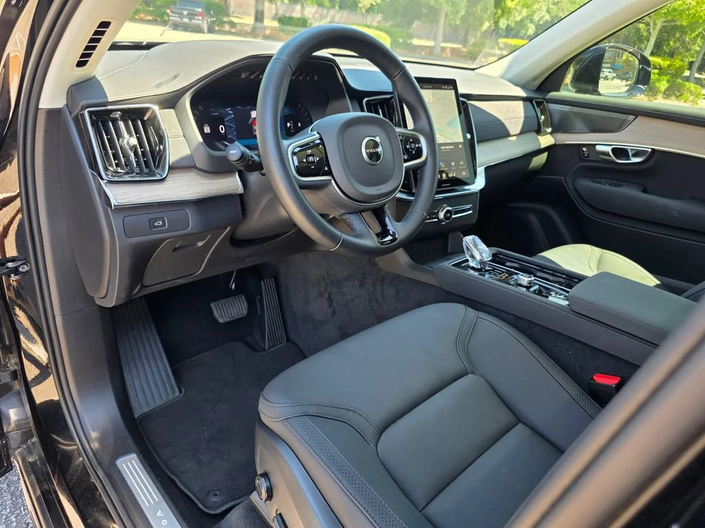 Used 2026  Volvo Plus image 11