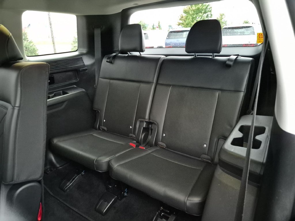 Used 2024 Silver Hyundai SEL image 23