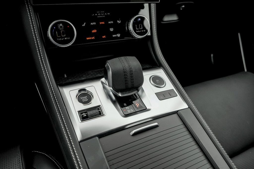 2026 Jaguar F-Pace R-Dynamic S - Photo 15