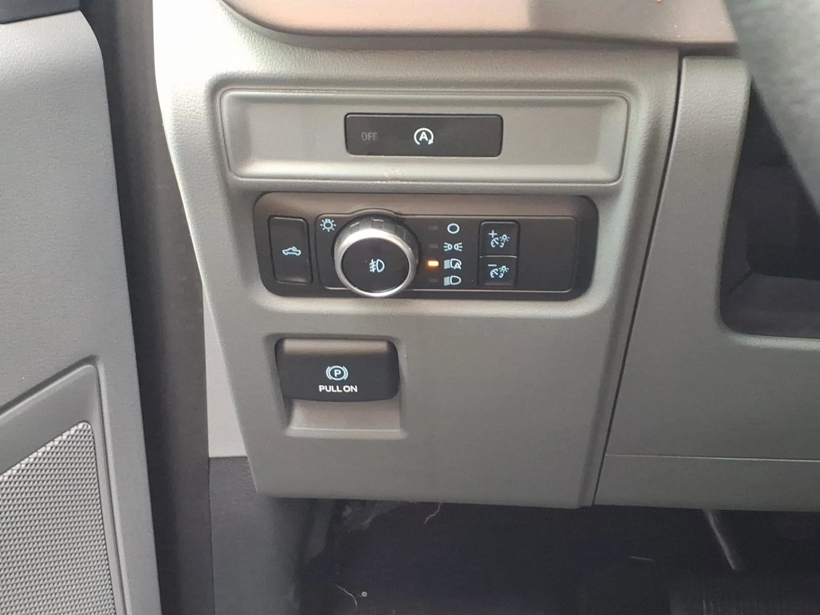 Used 2025 Gray Metallic Ford XLT image 21