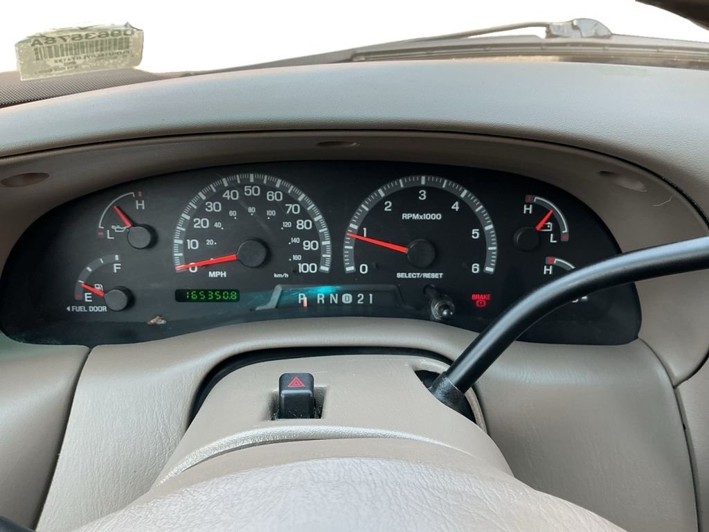 Used 2000 White Ford Eddie Bauer image 14