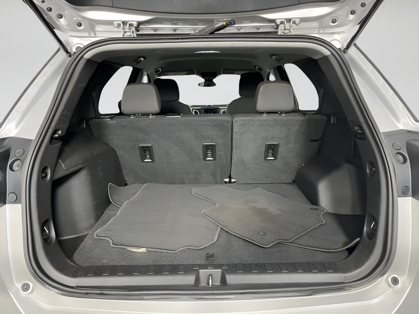 Used 2021 Silver Ice Metallic Chevrolet LT image 20