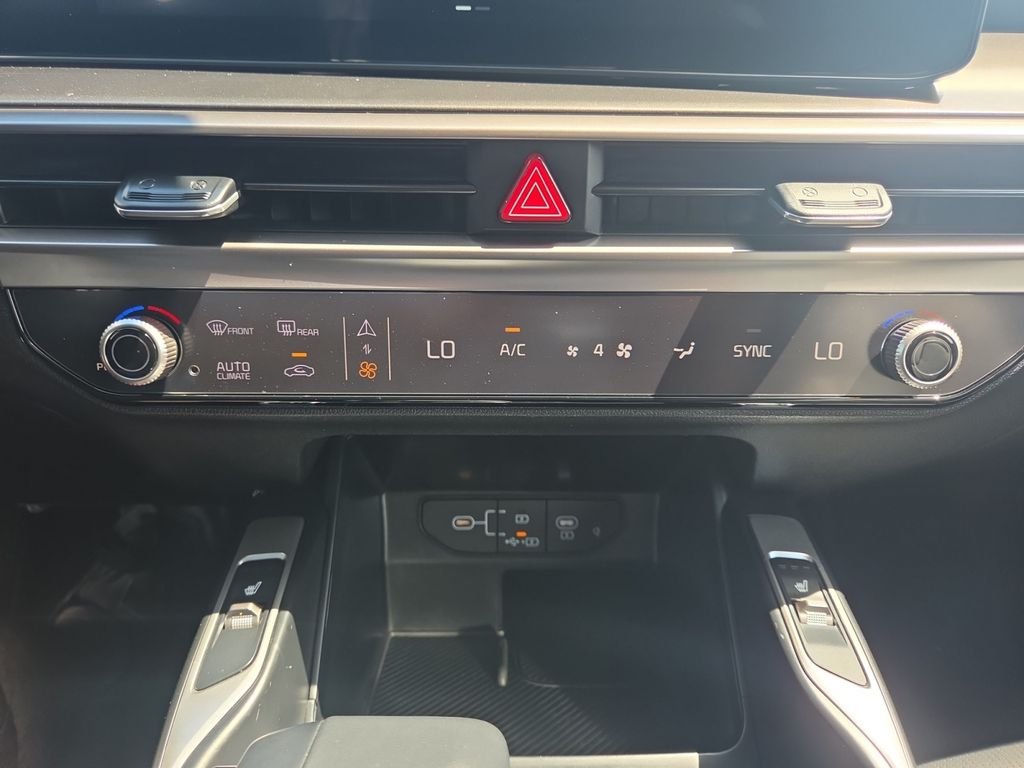 Used 2025 White Kia X-Line EX image 13