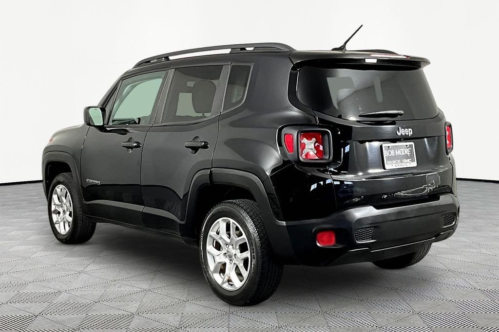 Used 2017 Black Jeep Latitude image 4