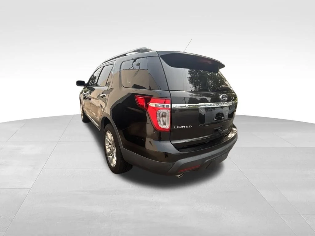Used 2013 Black Ford Limited image 4