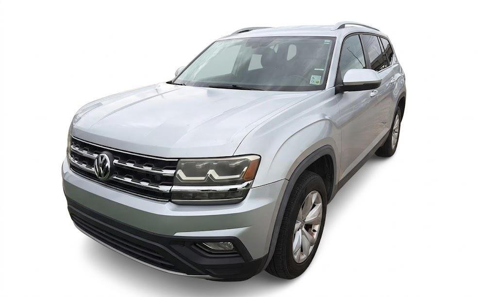 Used 2018 SILVER VOLKSWAGEN SE image 1