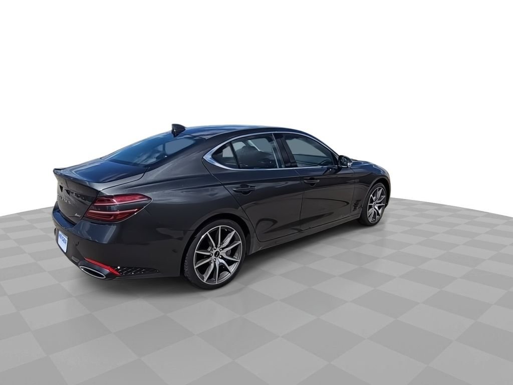 2025 GENESIS G70 Standard - Photo 8