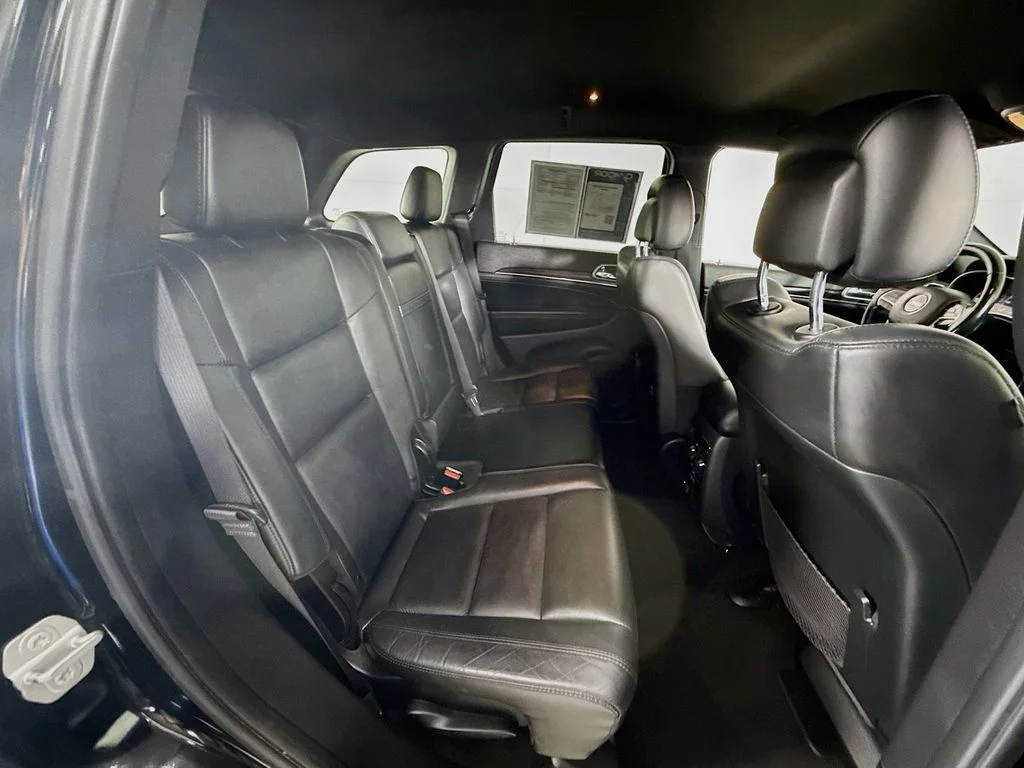 Used 2019 Diamond Black Crystal Pearlcoat Jeep Limited image 6