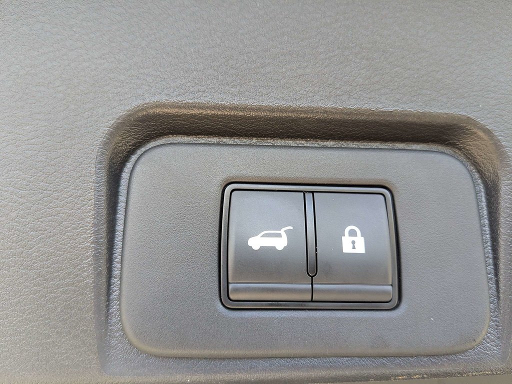 2025 Nissan Rogue SV - Photo 14