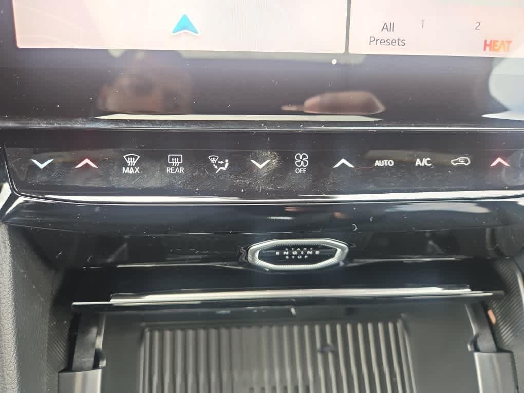 New 2026 Silver Zynith Jeep Laredo Altitude image 30