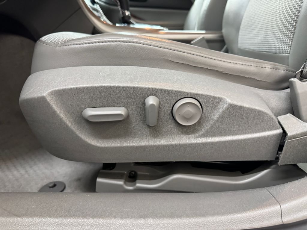 Used 2013 Summit White Chevrolet LT image 14