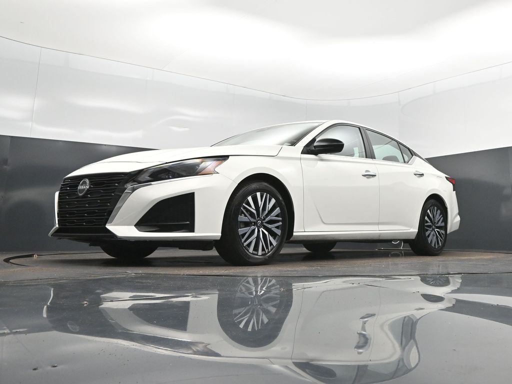 2025 Nissan Altima SV - Photo 37