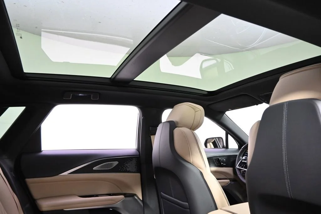 2025 Cadillac LYRIQ Sport 3 - Photo 17