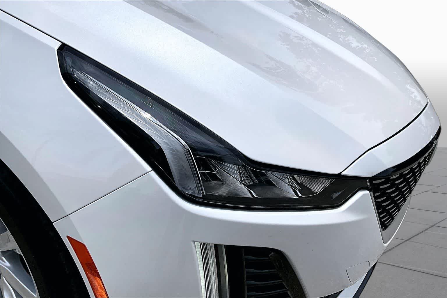 Used 2023 CRYSTAL WHITE TRICOAT Cadillac Luxury image 54
