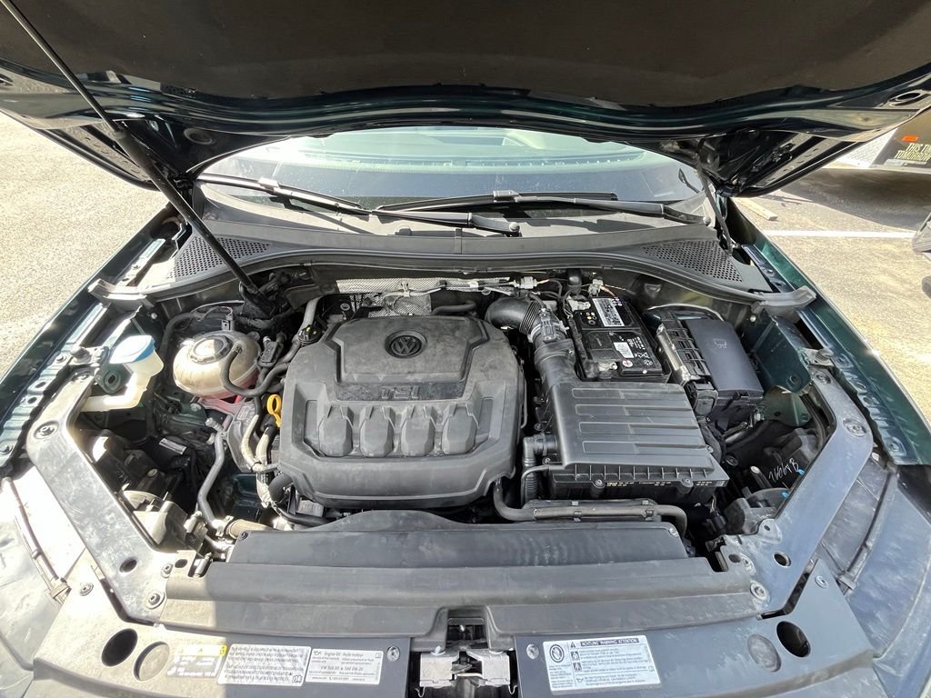 Used 2019 Green Volkswagen 2.0T SEL image 31