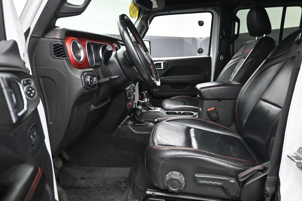 Used 2018 White Jeep Unlimited Rubicon image 16