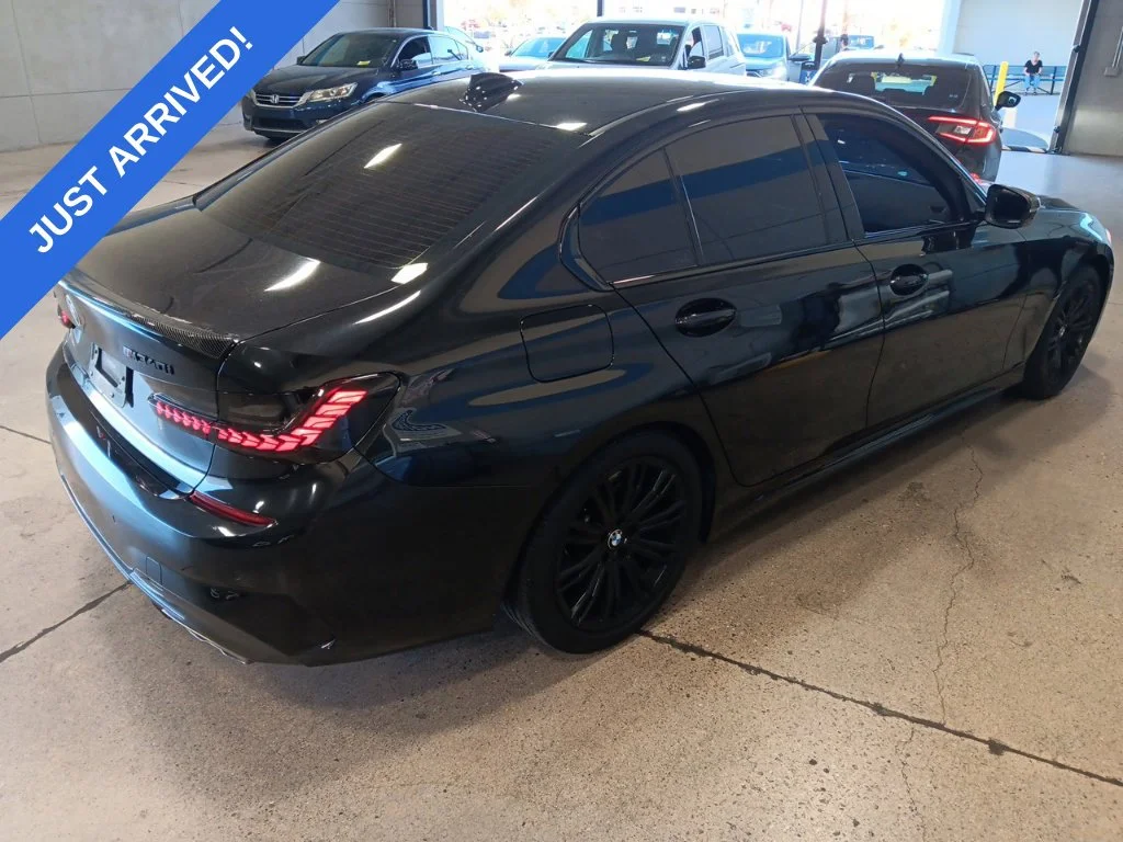 Used 2020 Black Sapphire Metallic BMW M340i xDrive image 3