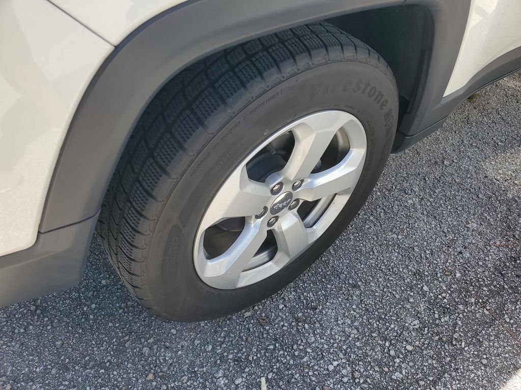 Used 2021 White Jeep Latitude image 6