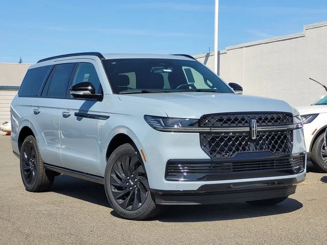 2026 Lincoln Navigator Reserve 4WD's photo