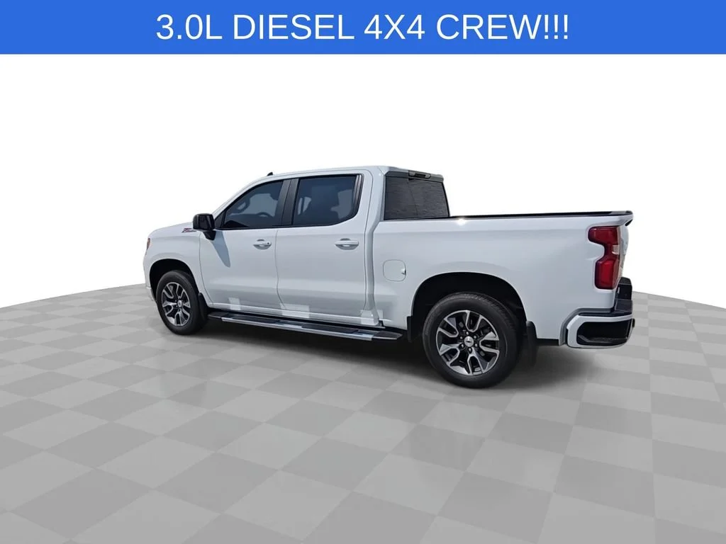 Used 2025 Summit White Chevrolet RST image 6
