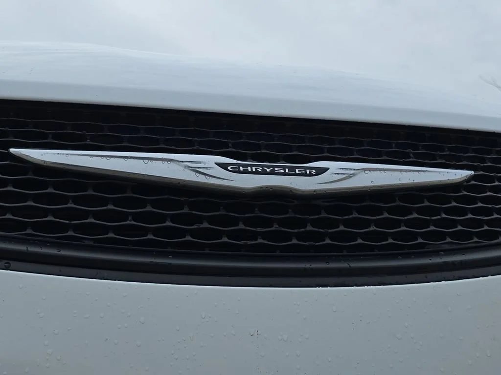 Used 2023 White Chrysler LX image 32