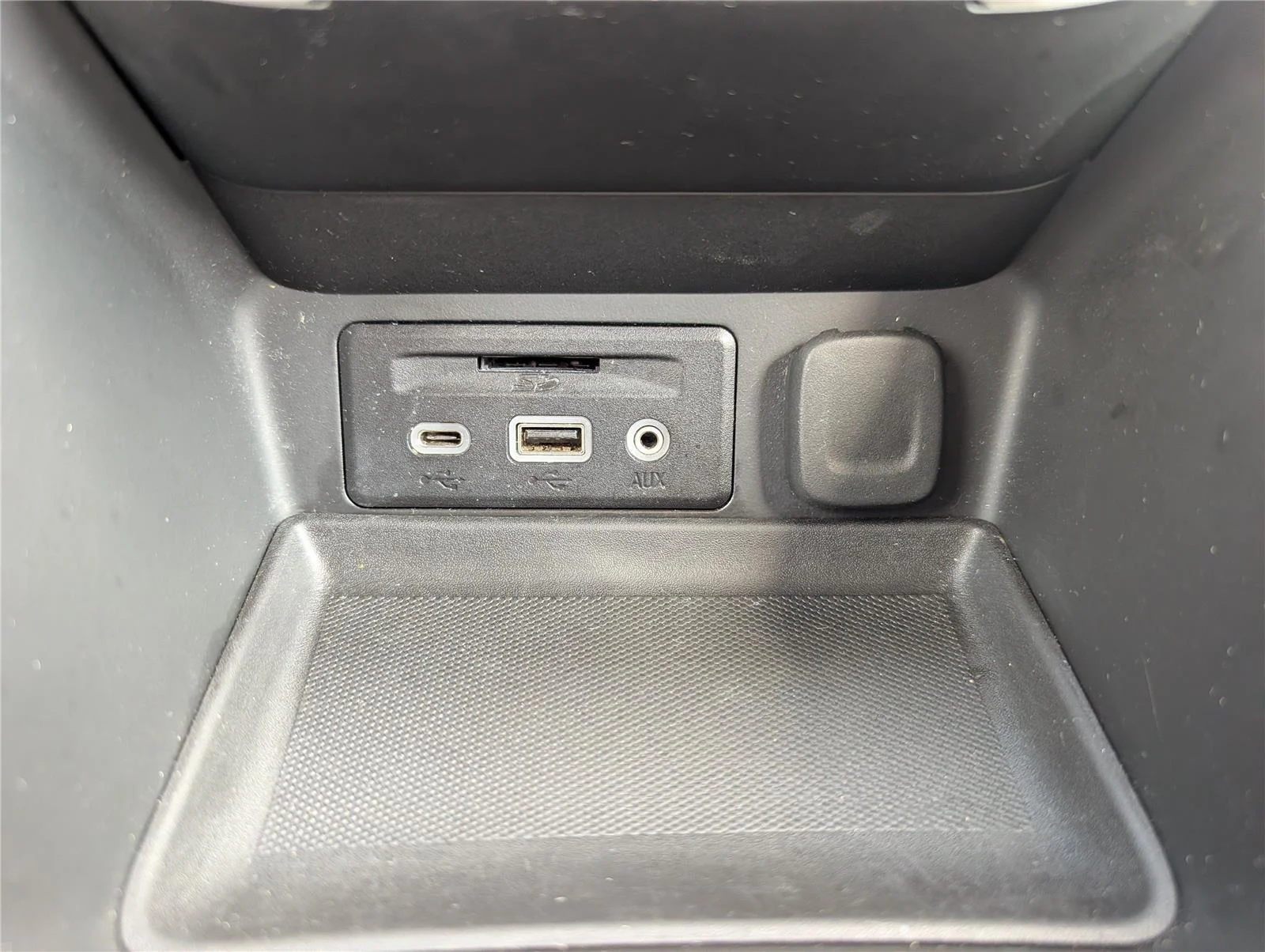 Used 2024 Sterling Metallic GMC SLT image 18