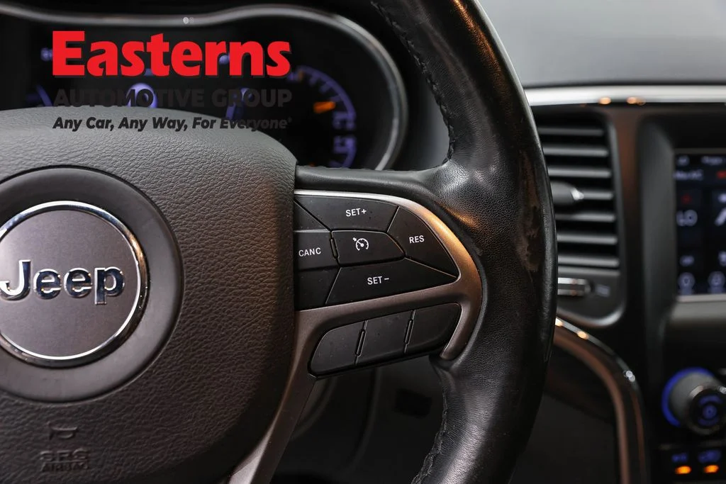Used 2020 Gray Jeep Laredo E image 15