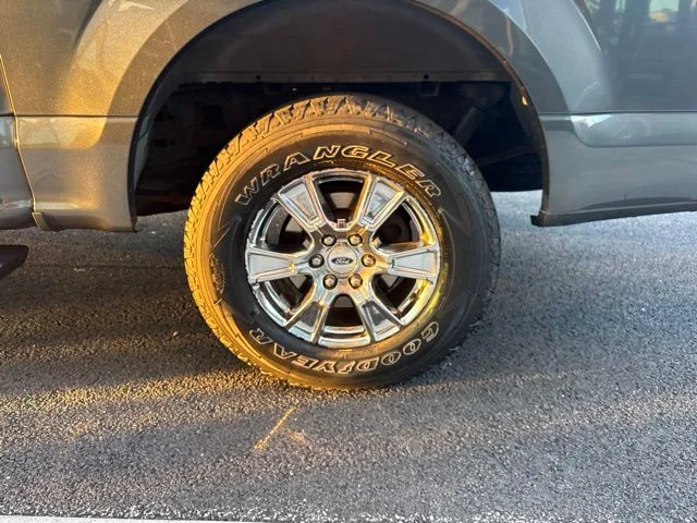 Used 2015 Silver Ford XLT image 9