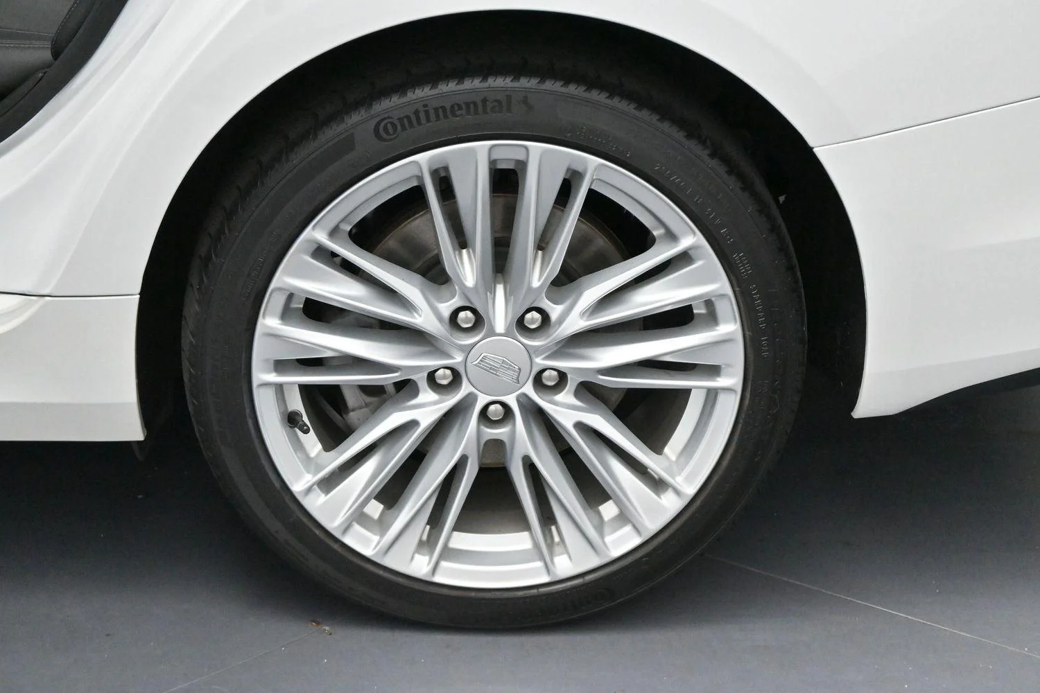 Certified Used 2022 Crystal White Tricoat Cadillac Premium Luxury image 36