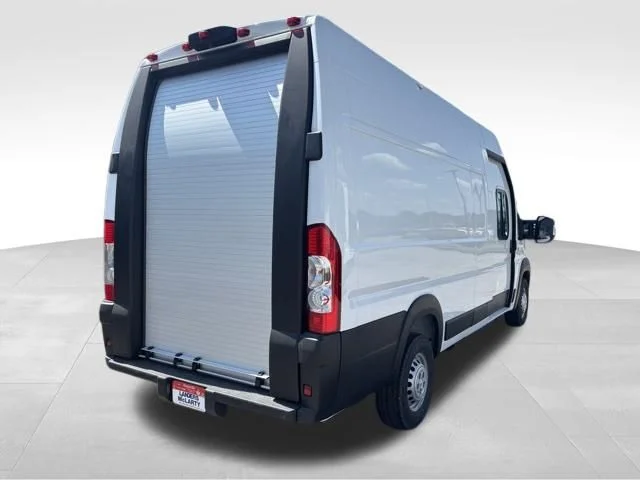 New 2025 Bright White Clear-Coat Exterior Paint RAM STEP VAN SHR image 5