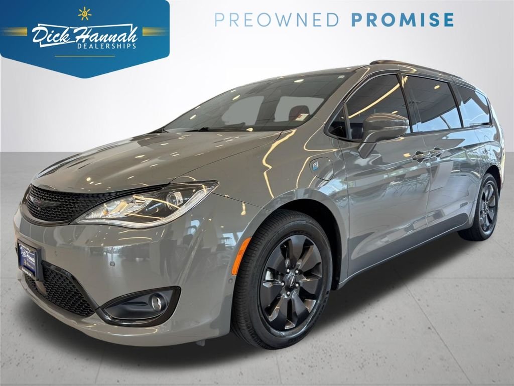 Used 2020 White Chrysler Limited image 1