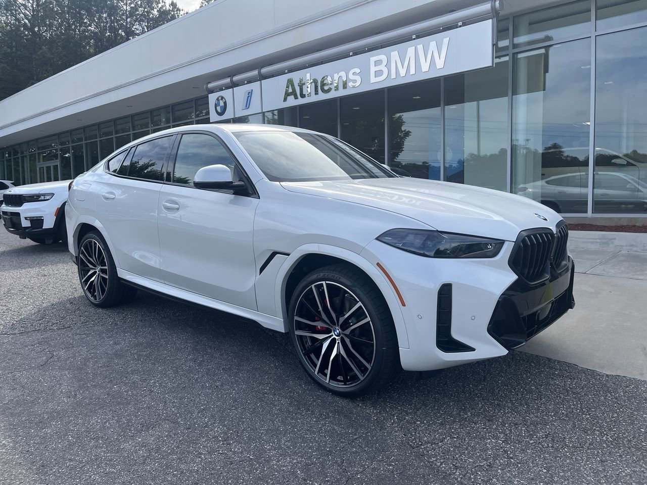 New 2027 Mineral White Metallic BMW xDrive40i image 2