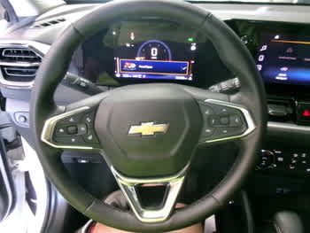 Used 2025 Summit White Chevrolet LT image 5
