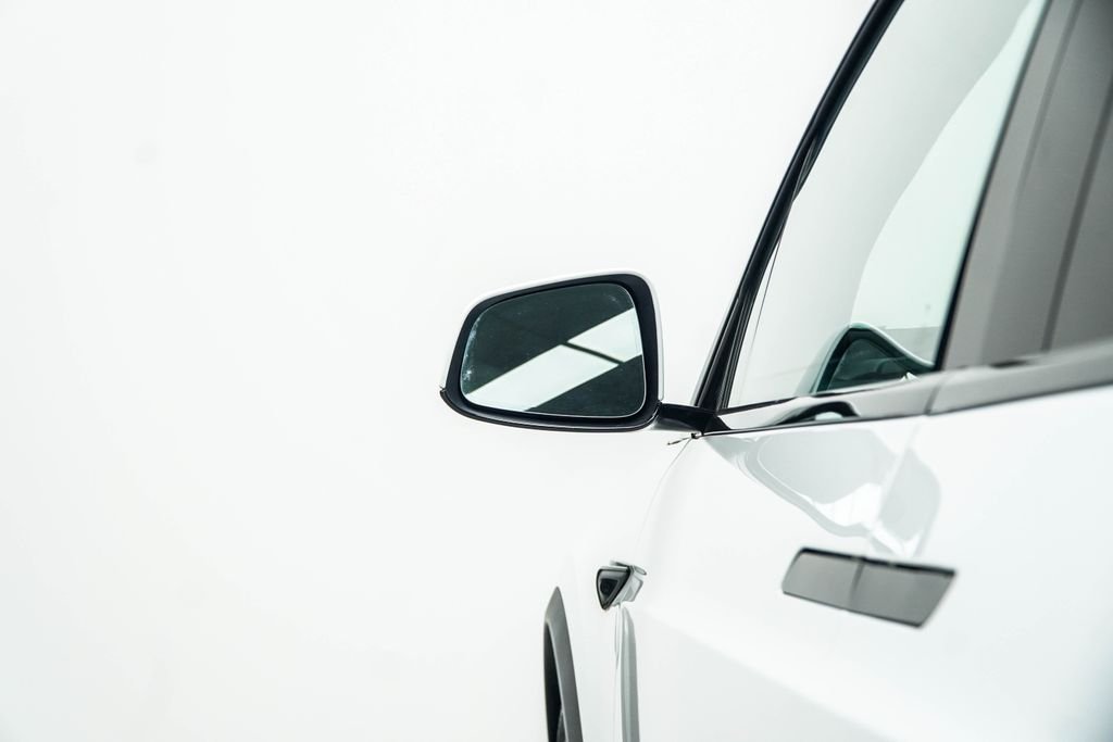 Used 2022 White Tesla Plaid image 15