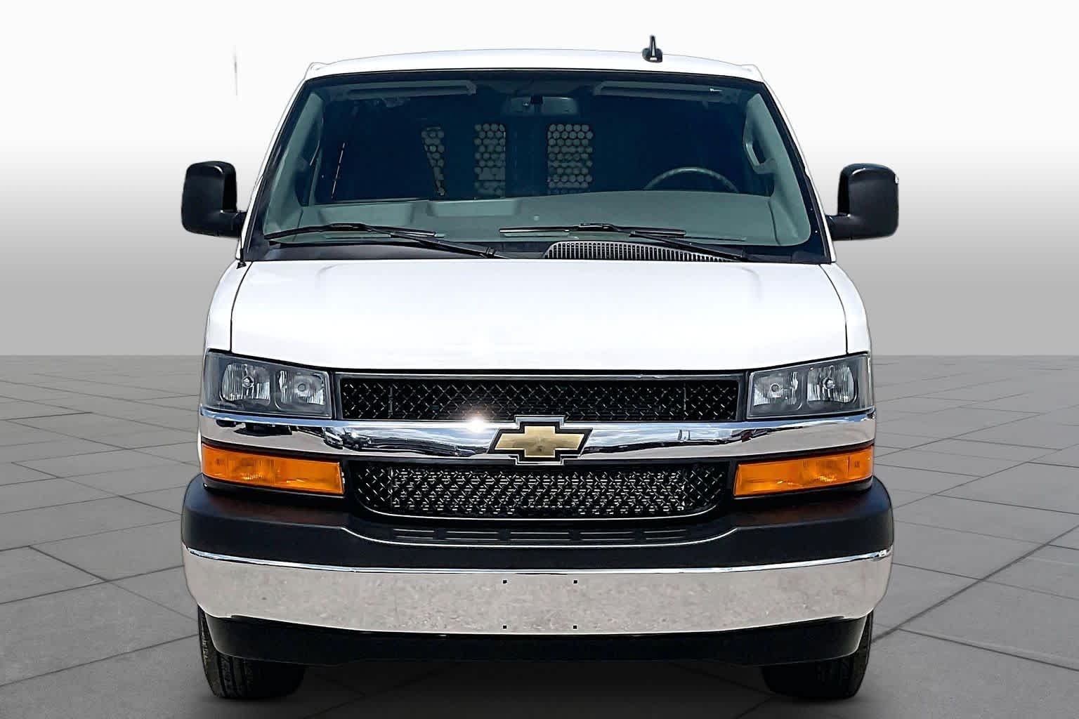Used 2024 Summit White Chevrolet WT image 4