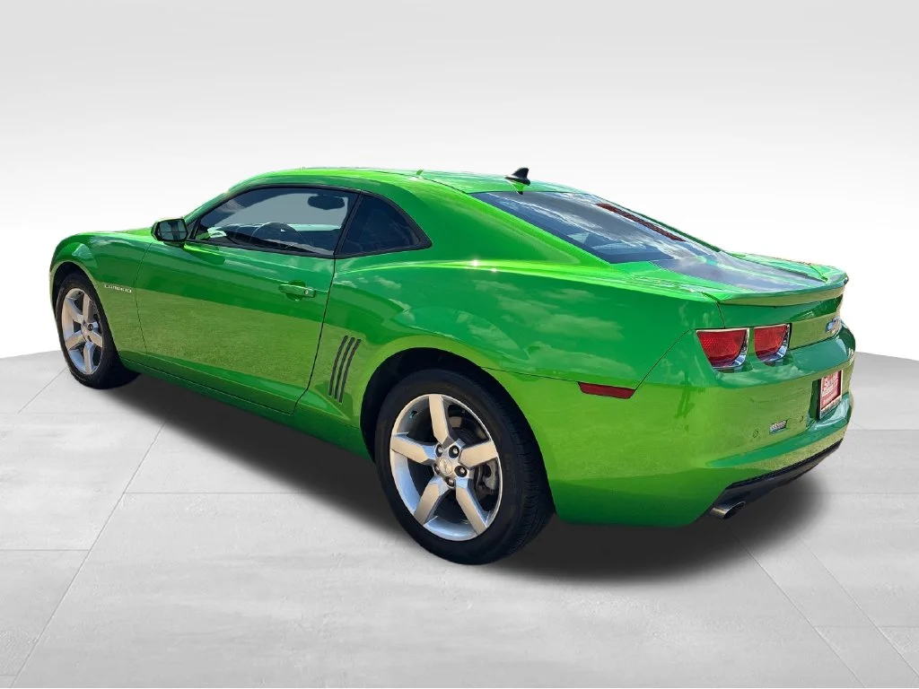 Used 2010 Green Chevrolet 1LT image 3