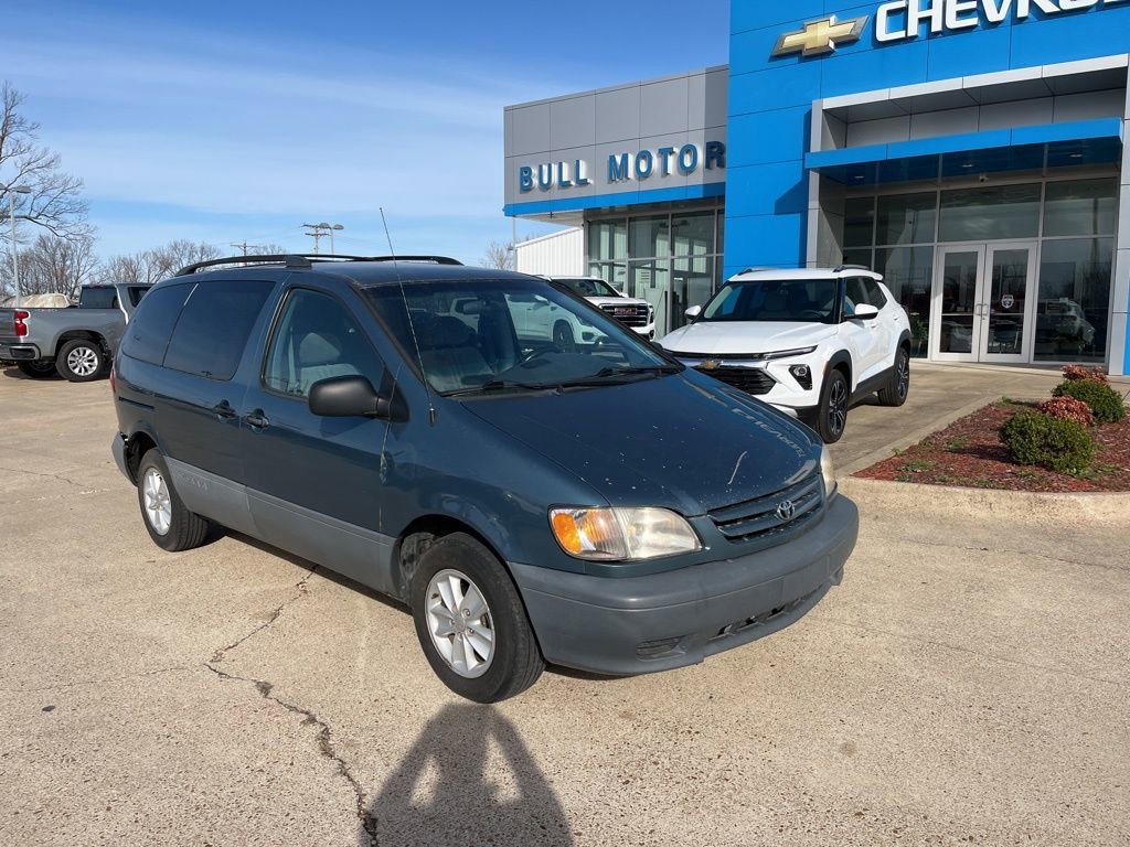 2001 Toyota Sienna LE